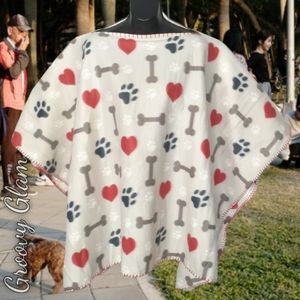 GROOVY GLAM Handmade Animal Lovers Classic Fleece Poncho
